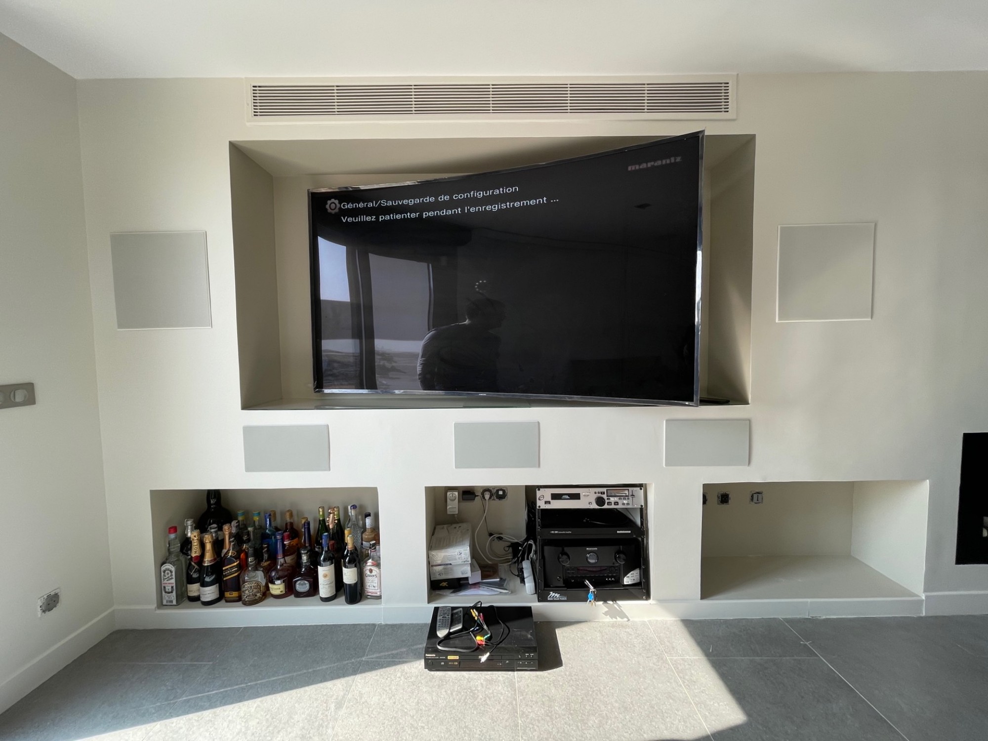 Intégration home cinema dans un salon TV à Marseille les camoins