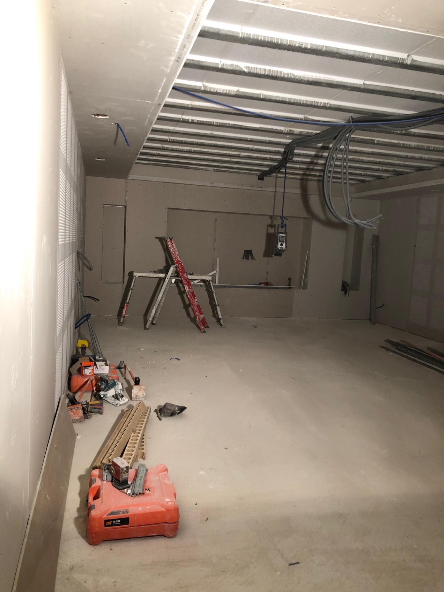 Salle multimédia en sous-sol à Venelles