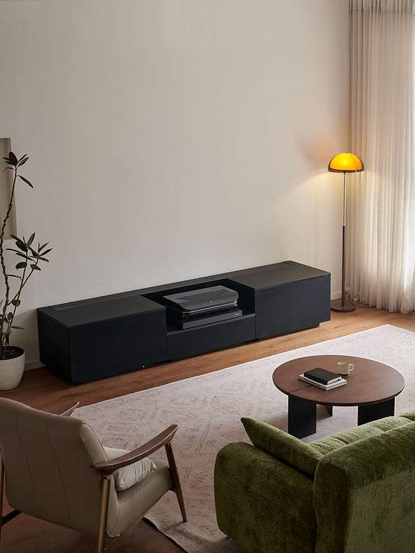 meuble pour videoprojecteur ultra courte focale dans salon design à Aix en provence