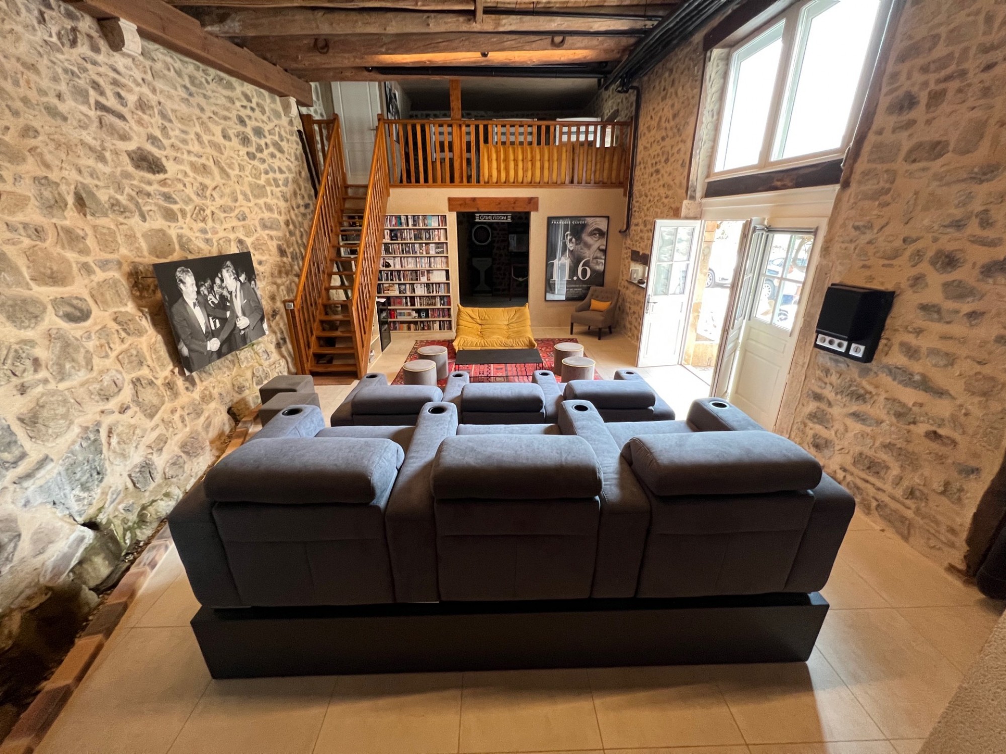 Fauteuils pour l'aménagement de salle de cinéma privé entre Aix en Provence et Saint Tropez