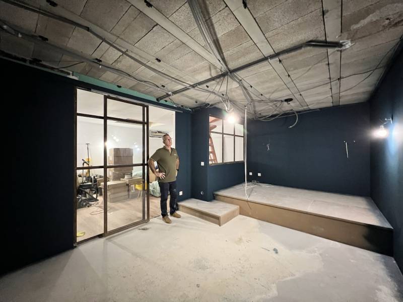 Salle de cinéma privé en sous sol à côté de château Lacoste Aix en provence