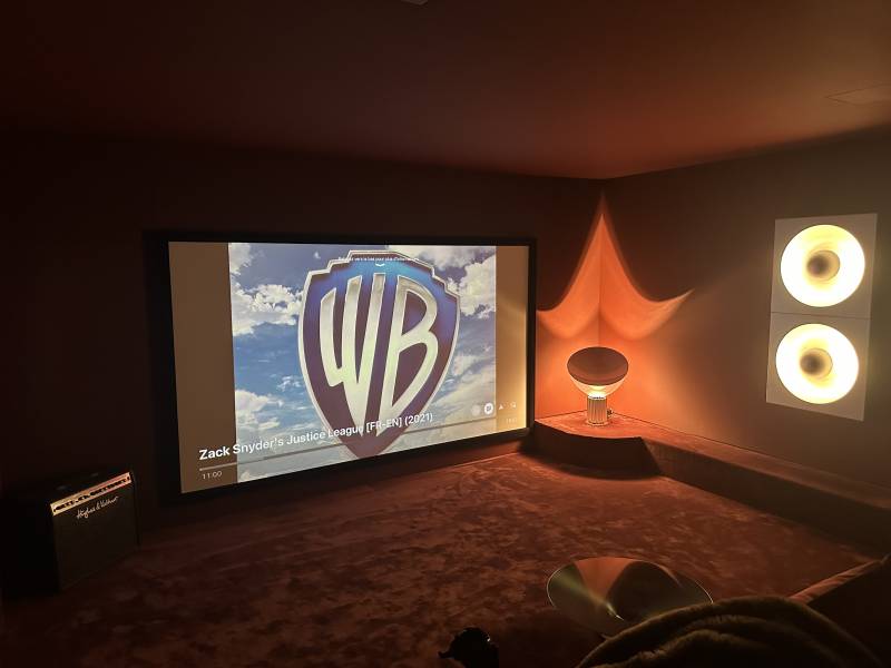 Intégration matériel salle de cinema privée gestion de luminaire Provence