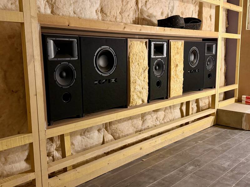 Intégration système audio Krix pour salle de cinema privé à Marseille