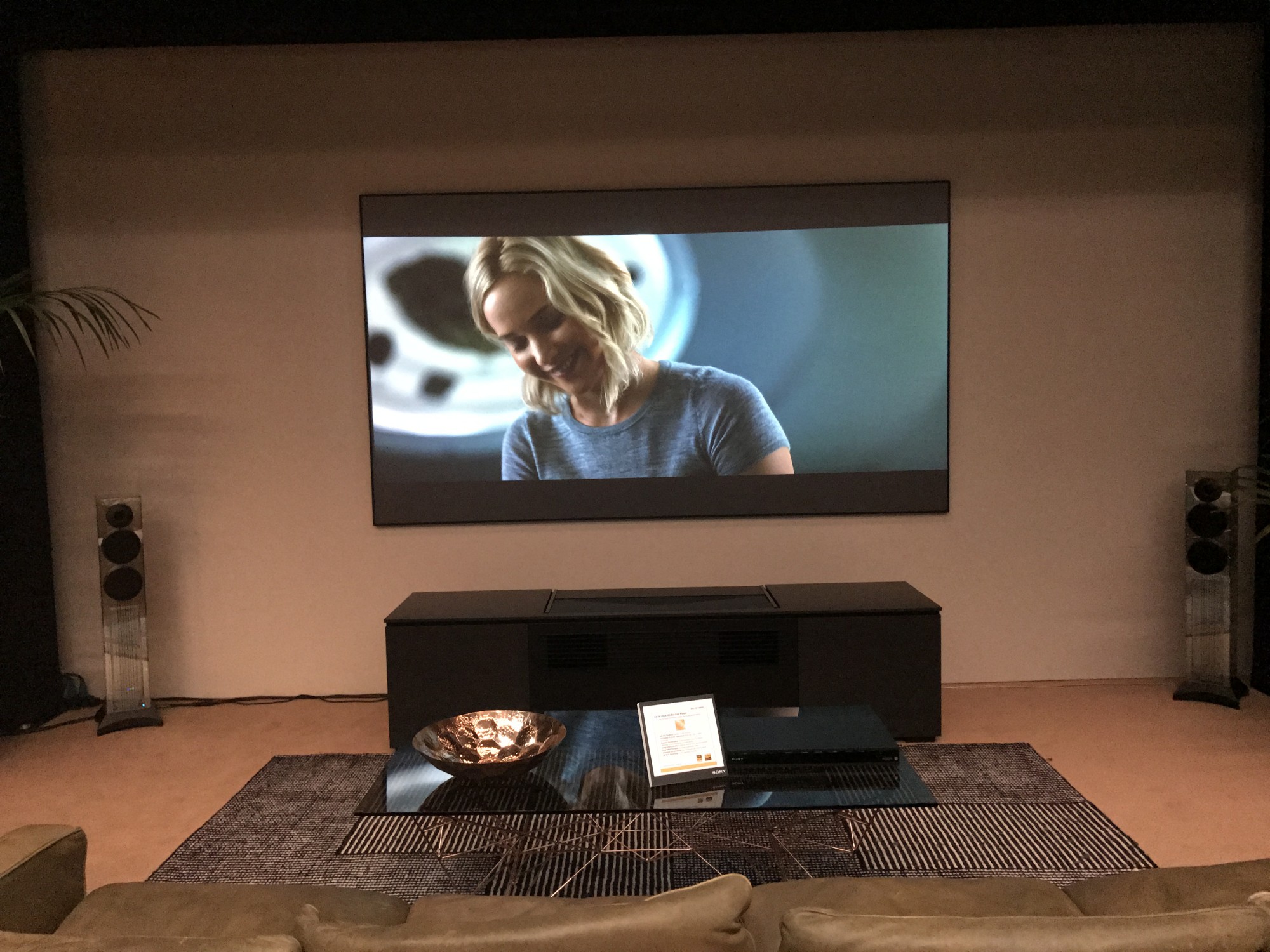 Videoprojecteur Sony hdr ultra courte focale VPL-VZ1000ES a Cap d'Antibes