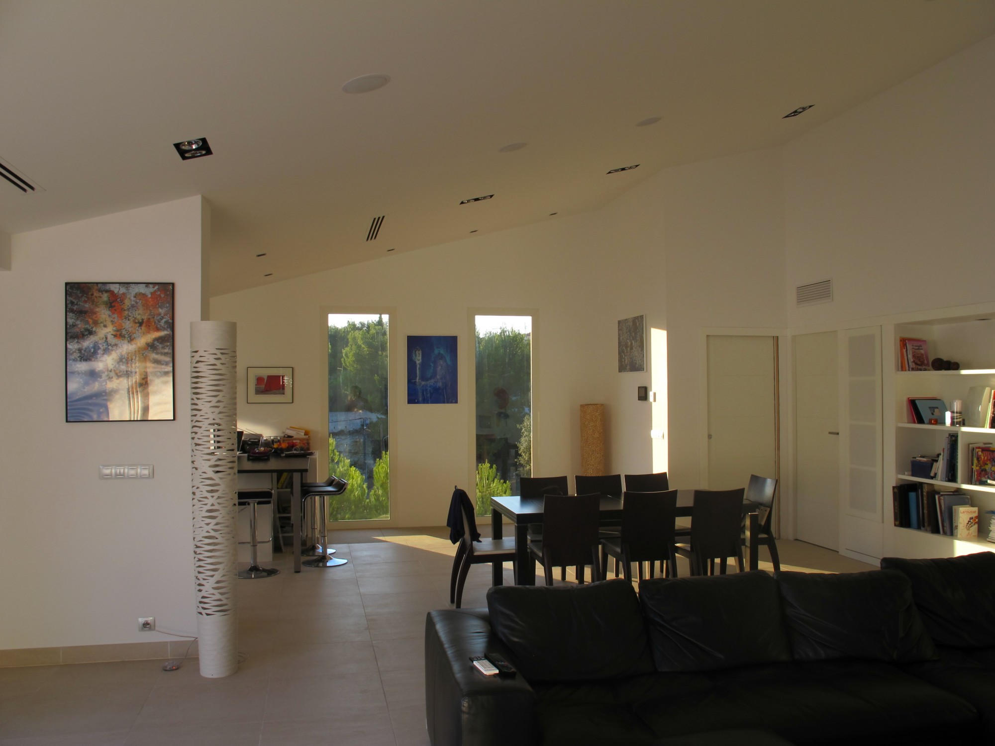 Dolby atomes dans un home cinema à sauter les pins