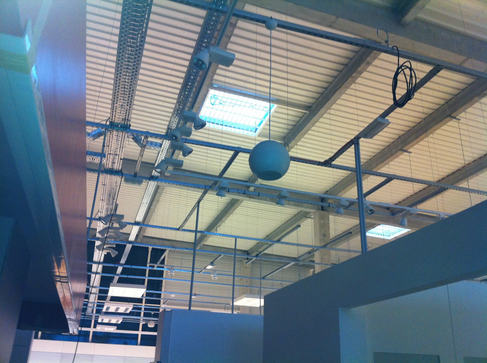 sonorisation de magasins avec enceinte boule