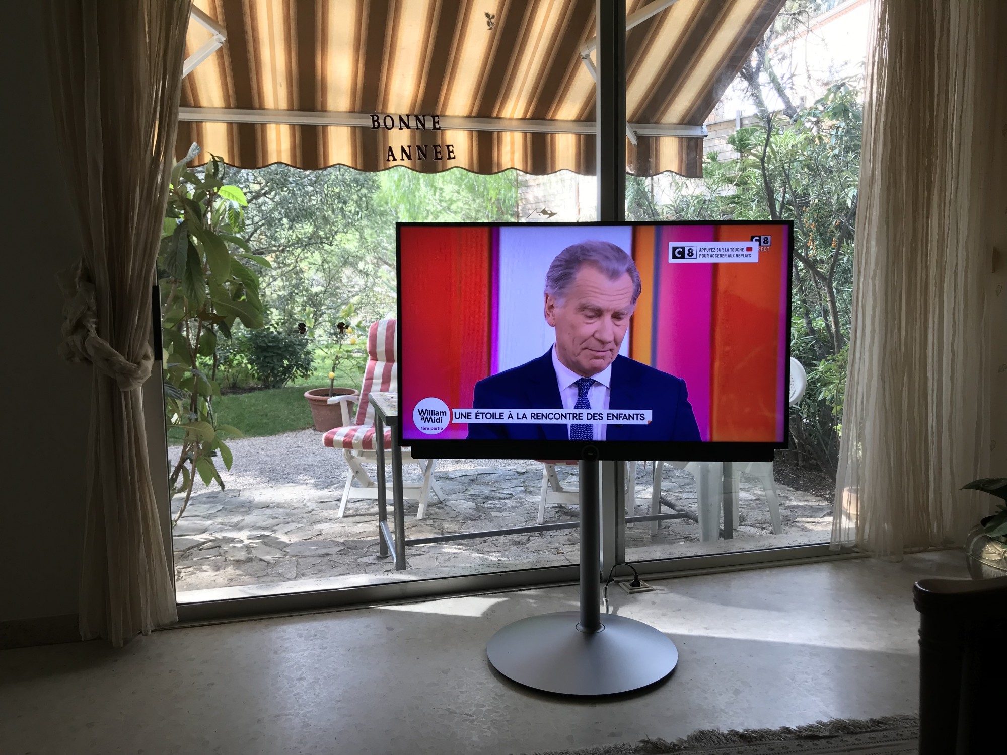 Tv led Loewe série bild 3.49 a la bédoulé près de roquefort et Aubagne dans le 13