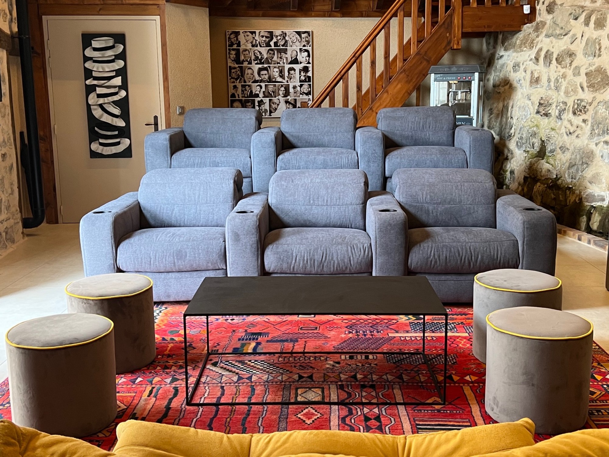 Fauteuils pour l'aménagement de salle de cinéma privé entre Aix en Provence et Saint Tropez