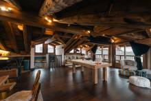 Integration home cinema performant avec videoprojecteur dans un chalet à la montagne Courchevel