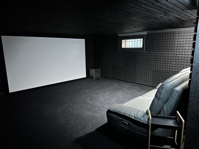 Notre zone d'activité pour ce service Créer une salle de cinéma privée avec éclairage et traitement acoustique